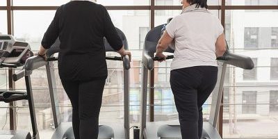 Vrouwen op loopband Vrouwen op loopband voorkomen etalagebenen met fysiotherapie