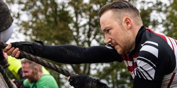 Beenblessures Jongen voorkomt beenblessures door te sporten